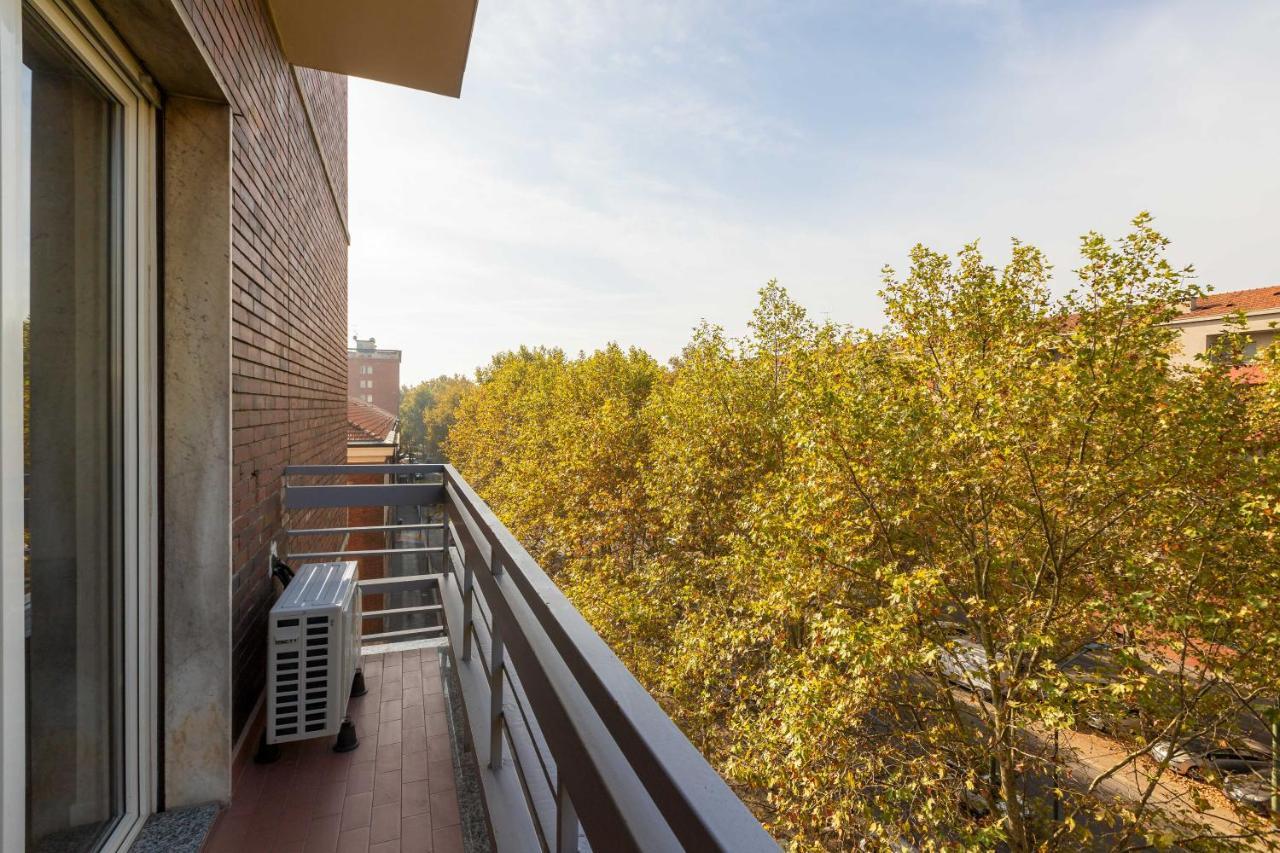 Maiolica Apartment - Free Parking And Great Connection To Linate And Duomo Milan Bagian luar foto
